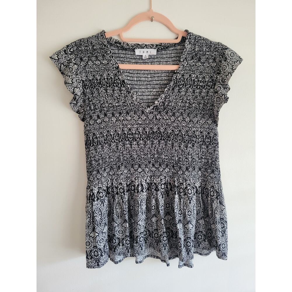 THML Floral Black And White Smocked Flutter Sleeve Blouse Women's Size Small